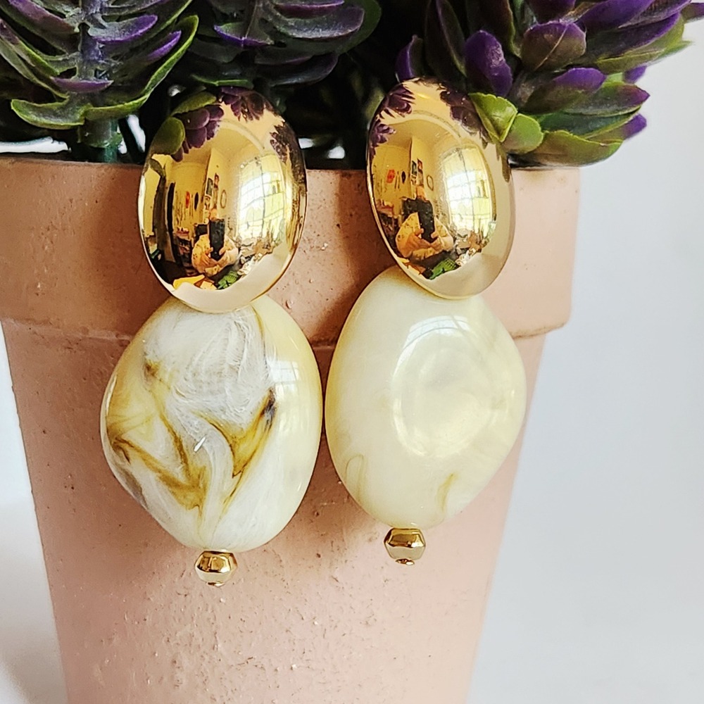 Gold Tone Marbled Cream Resin‎ Pebble Drop Statement Post Earrings Ivory Oval